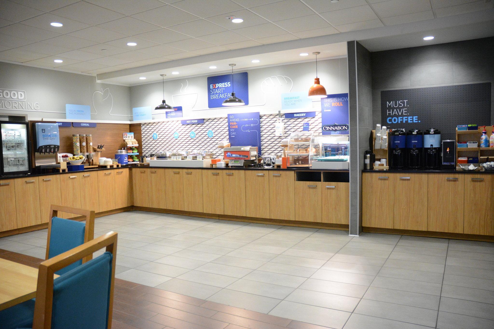 Holiday Inn Express Stamford, An Ihg Hotel Exterior photo